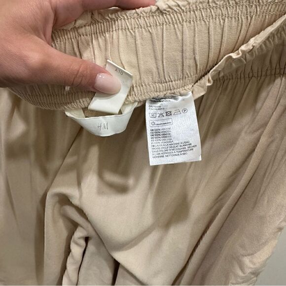 H&M Cream Shorts Size L - Picture 5 of 7